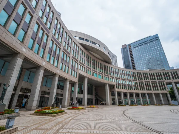 Tokyo Metropolitan vládní budova v Shinjuku - Tokio, Japonsko - 17 červen 2018 — Stock fotografie