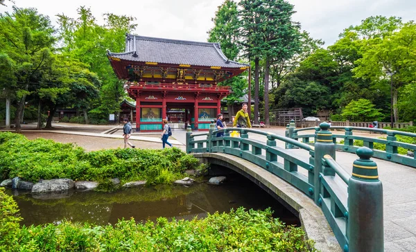 Nezu Jinja tapınak - Tokyo Bunkyo içinde ünlü Shinto tapınak - gezi fotoğrafçılığı - Tokyo, Japonya - 17 Haziran 2018