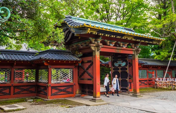 Beroemde Shinto-Shrine in Tokyo - de Nezu Jinja in Bunkyo - Tokio, Japan - 17 juni, 2018 — Stockfoto