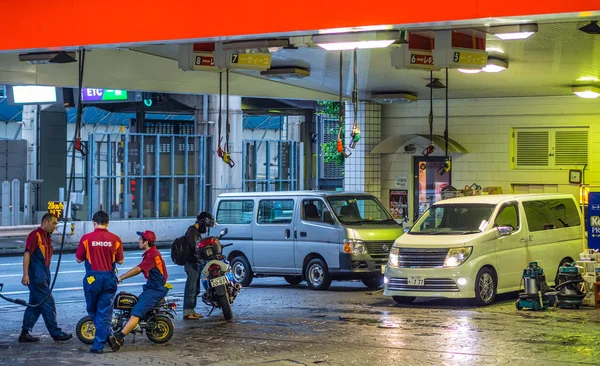 Benzin istasyonu Tokyo - Tokyo, Japonya - 17 Haziran 2018