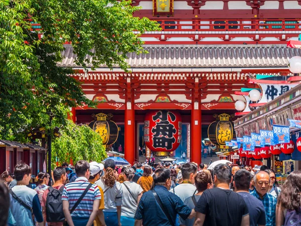 Híres templom - a Sensoji - Tokió Asakusa Temple - Tokió, Japán - 2018. június 19. — Stock Fotó