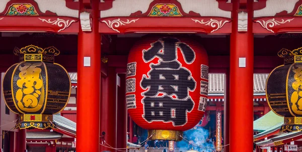 Senso-ji Temple also called Asakusa Temple in Tokyo - TOKYO, JAPAN - JUNE 19, 2018 — Stock Photo, Image