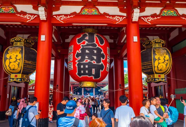 Senso-ji templom néven Asakusa Temple, Tokyo - Tokyo, Japán - 2018. június 19. — Stock Fotó