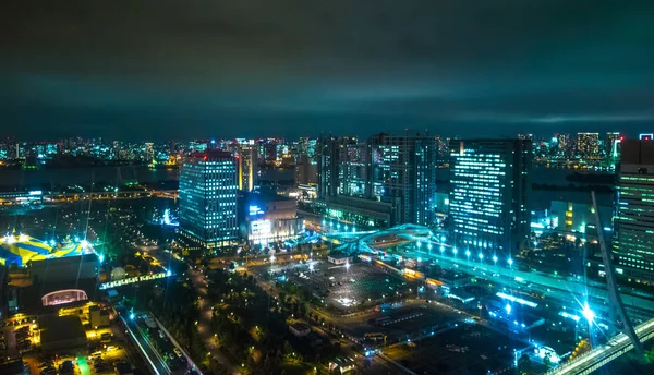 Gece - güzel şehir ışıkları Tokyo üzerinde havadan görünümü — Stok fotoğraf