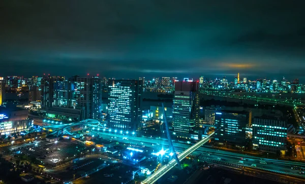 Luftaufnahme über Tokio bei Nacht - schöne Stadtbeleuchtung — Stockfoto