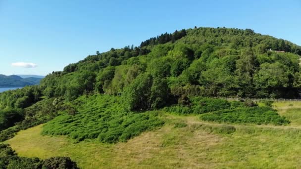 İskoçya'da Loch Ness çevresindeki güzel tepeler — Stok video