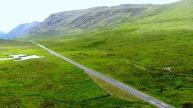 Glencoe İskoçya Highlands harika manzara üzerinde uçuş