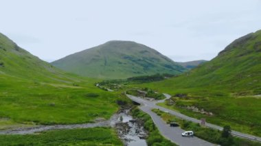 Glencoe İskoçya Highlands harika manzara üzerinde uçuş