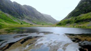 Glencoe İskoçya Highlands harika manzara üzerinde uçuş