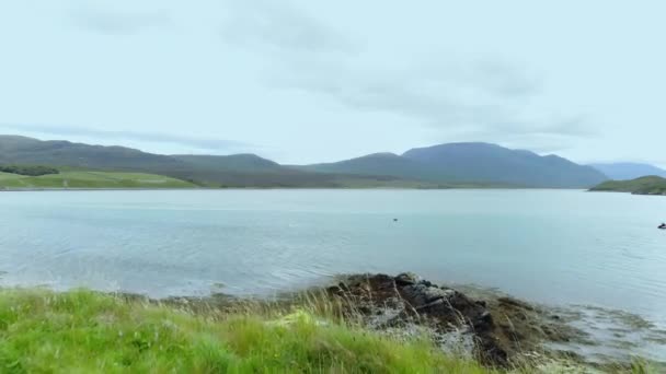 The Kyle of Durness in the Highlands of Scotland - séquences aériennes de drones — Video
