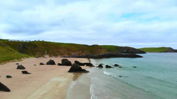 Incredibile spiaggia di Sango Sands a Durness nelle Highlands scozzesi — Video Stock