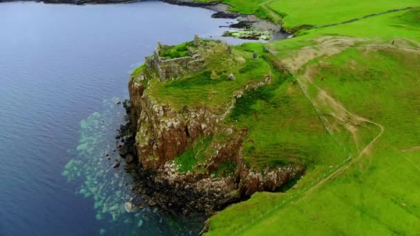 A jellegzetes táj a Skót-Felföld - drone légi felvételeket — Stock videók