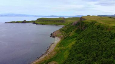 Isle of Skye İskoçya Highlands hava dron görüntüleri