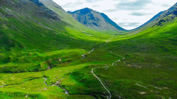 Vista aerea sul paesaggio impressionante di Glencoe nelle Highlands della Scozia — Foto Stock
