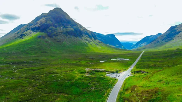 Vista aerea sul paesaggio impressionante di Glencoe nelle Highlands della Scozia — Foto Stock