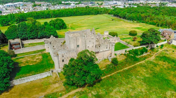 Famous Castles in Scotland - Cragmillar Castle in Edinburgh - aerial view — Stock Photo, Image