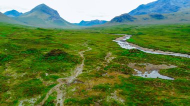 Yürüyüş parkurları Isle of Skye İskoçya'da tarih boyunca havadan görünümü