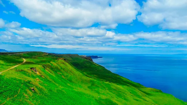 在苏格兰的斯凯岛上令人惊叹的景色-鸟瞰图 — 图库照片