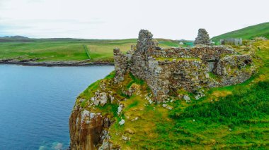 Isle of Skye - havadan görünümü üzerinde Duntulm kale kalıntıları