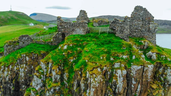 The ruins of Duntulm Castle on the Isle of Skye - aerial view — Stock Photo, Image