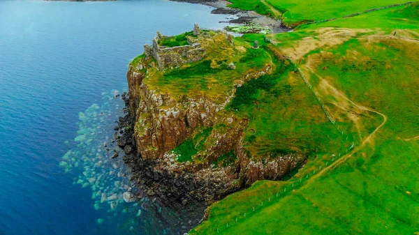 스코틀랜드에서 스카이 섬에 절벽 위에 보기 — 스톡 사진