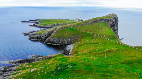 Neist pont az Isle of Skye - csodálatos sziklák és a táj, a Skót Felföld — Stock Fotó