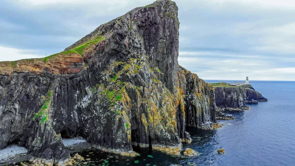 Paesaggio impressionante sull'isola di Skye in Scozia - vista aerea drone — Foto Stock