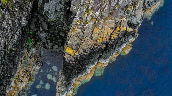 Neist Point på Isle of Skye - fantastiska klippor och landskap i högländerna i Skottland — Stockfoto