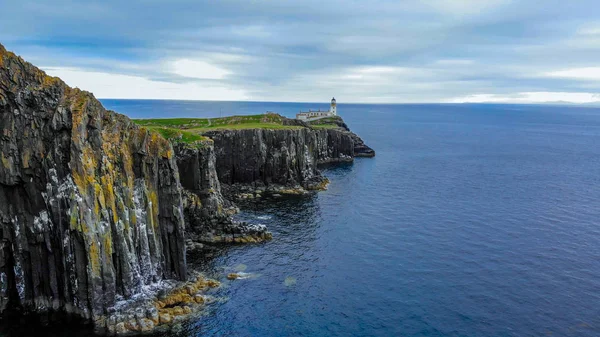 Panorami tipici nelle Highlands scozzesi - L'Isola di Skye — Foto Stock