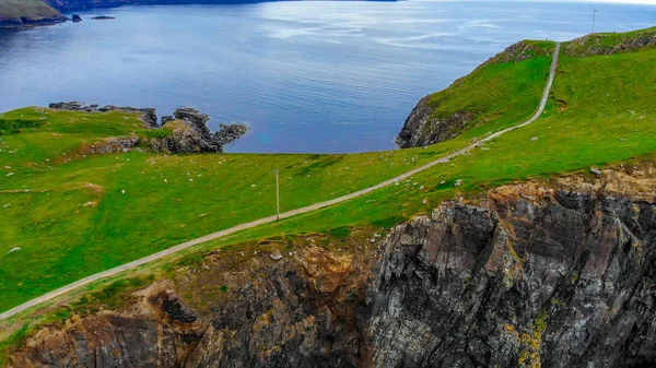 Paesaggio impressionante sull'isola di Skye in Scozia - vista aerea drone — Foto Stock