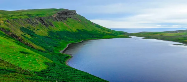 Vistas típicas en las Tierras Altas Escocesas - La Isla de Skye — Foto de Stock