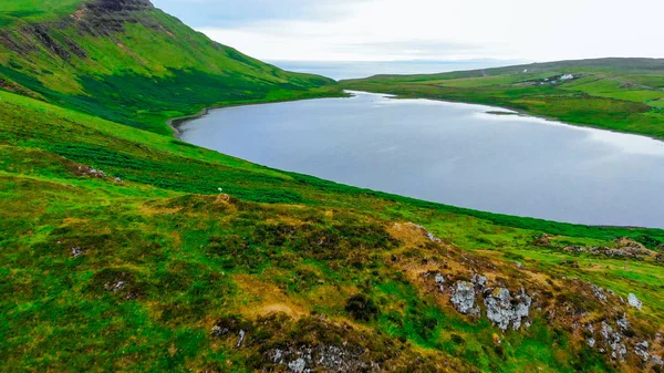 Panorami tipici nelle Highlands scozzesi - L'Isola di Skye — Foto Stock