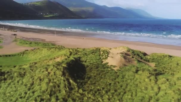 Hermosa costa de Irlanda desde arriba — Vídeo de stock