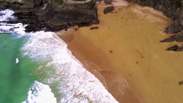 Güzel bir plaj Batı İrlanda Sahil, Dingle Yarımadası üzerinde — Stok video