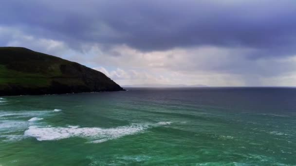 Cielo drammatico sulla costa occidentale irlandese — Video Stock