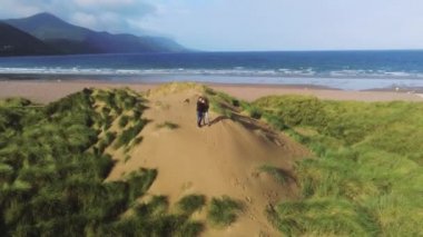 İrlandalı Batı sahilinde güzel kumulları