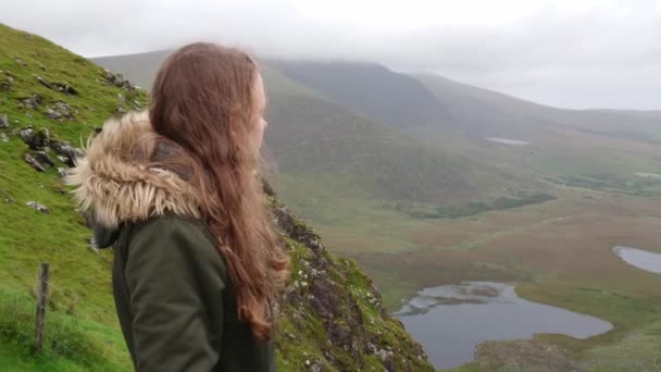 Incrível vista para o Connor Pass na Península de Dingle — Vídeo de Stock