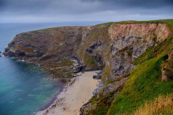 Cornwall Inglaterra - vista sobre el increíble paisaje en la costa — Foto de Stock