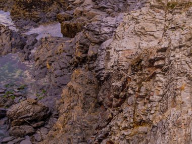 Bedruthan adımları kayalık plaj Cornwall - Cornish sahilinde şaşırtıcı bir dönüm noktası