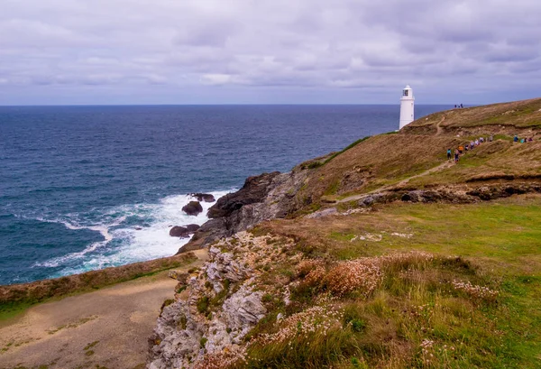 Cornwall sahil İngiltere'de deniz feneri — Stok fotoğraf