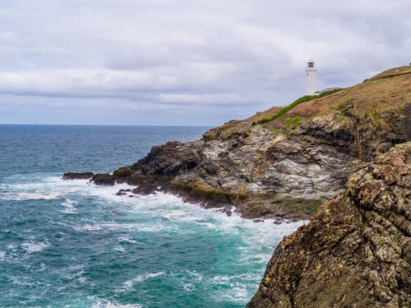 Splendida costa della Cornovaglia in Inghilterra - un punto di riferimento popolare — Foto Stock