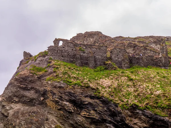 Tintagel Castle in Cornwall - a famous landmark in England — Stock Photo, Image