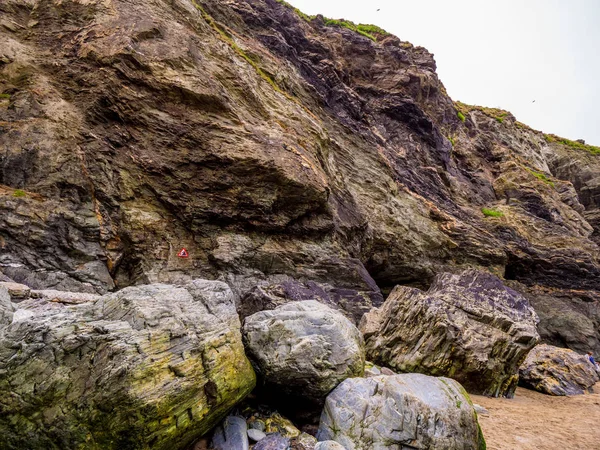 Skały w Tintagel Cove w Kornwalii — Zdjęcie stockowe