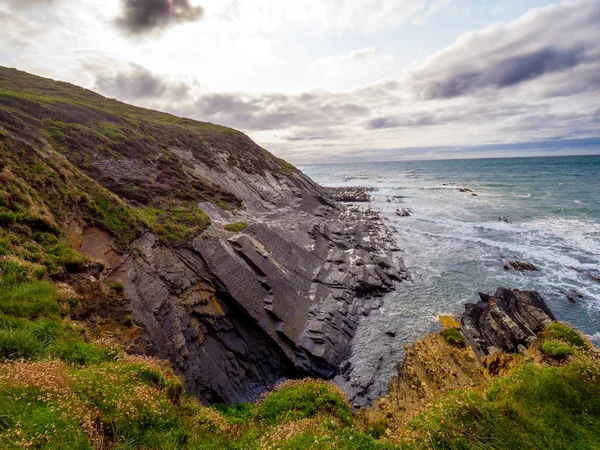 Hermosos acantilados y costa de Crackington Haven Cornwall —  Fotos de Stock