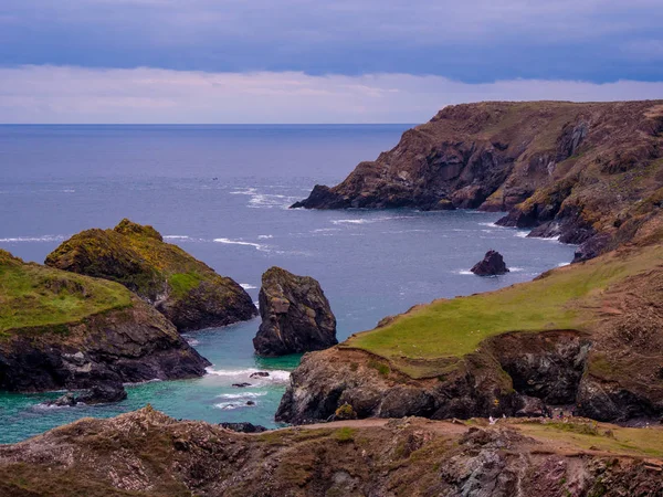 La costa más hermosa de Cornwall - Kynance Cove —  Fotos de Stock