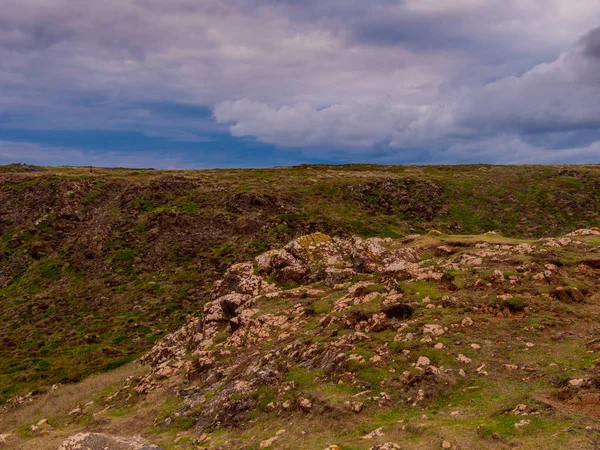 Скелясті і мальовниче узбережжя з Kynance бухті в Корнуоллі — стокове фото