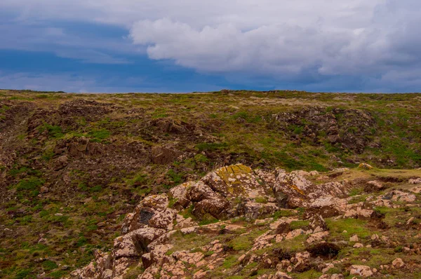 Скелясті і мальовниче узбережжя з Kynance бухті в Корнуоллі — стокове фото