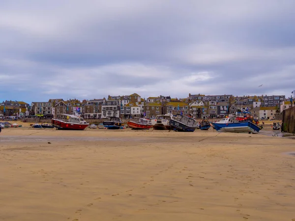 I banchi di sabbia nel porto di St Ives con la bassa marea — Foto Stock