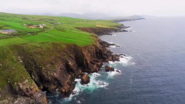 Uçuş uçuruma Dingle Yarımadası ve İrlanda Batı Sahili boyunca