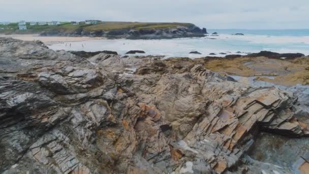 Aerial view over the coastline in Cornwall — Stock Video